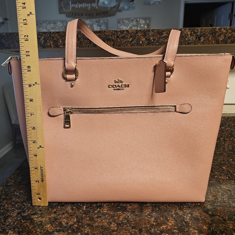 Coach Gallery Tote - Picture 16 of 16
